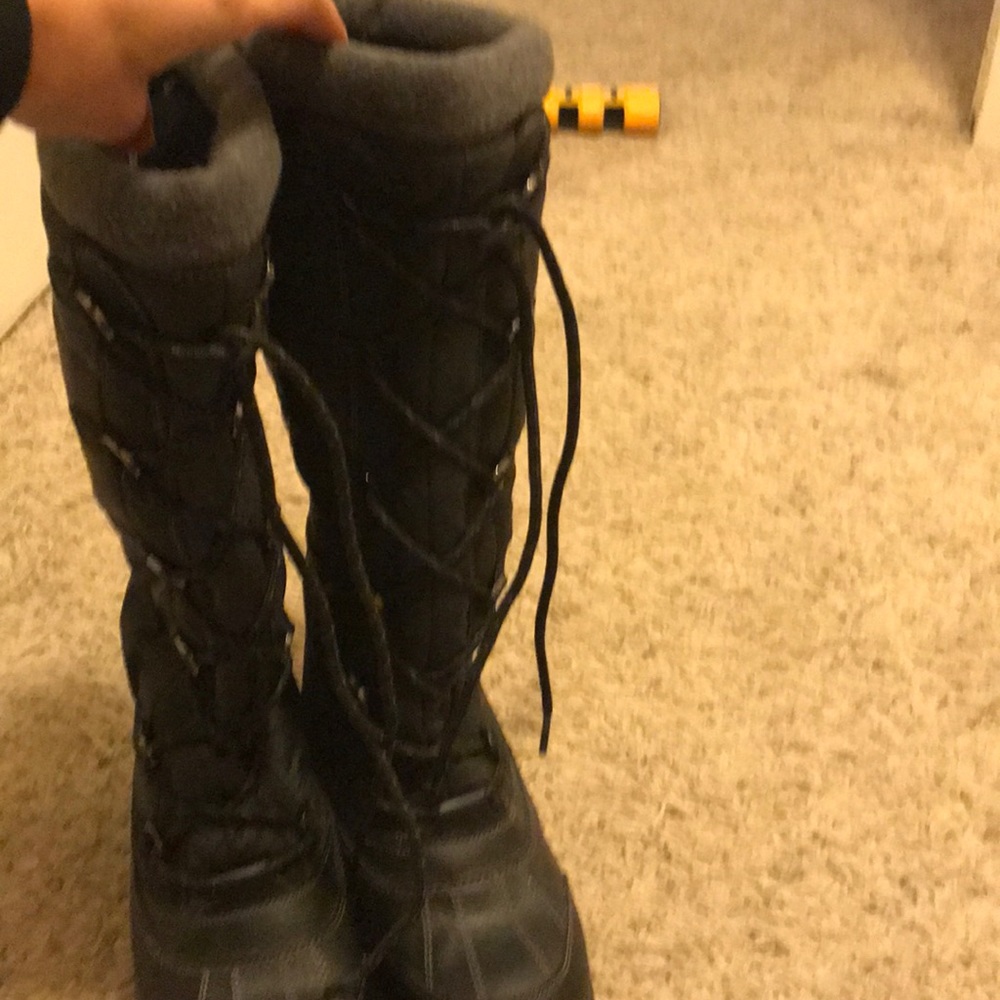 Snow boots tall
